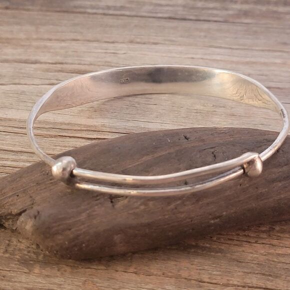 Vintage Engraved Flower Texture Sterling Expandable Bangle Bracelet - Picture 8 of 9